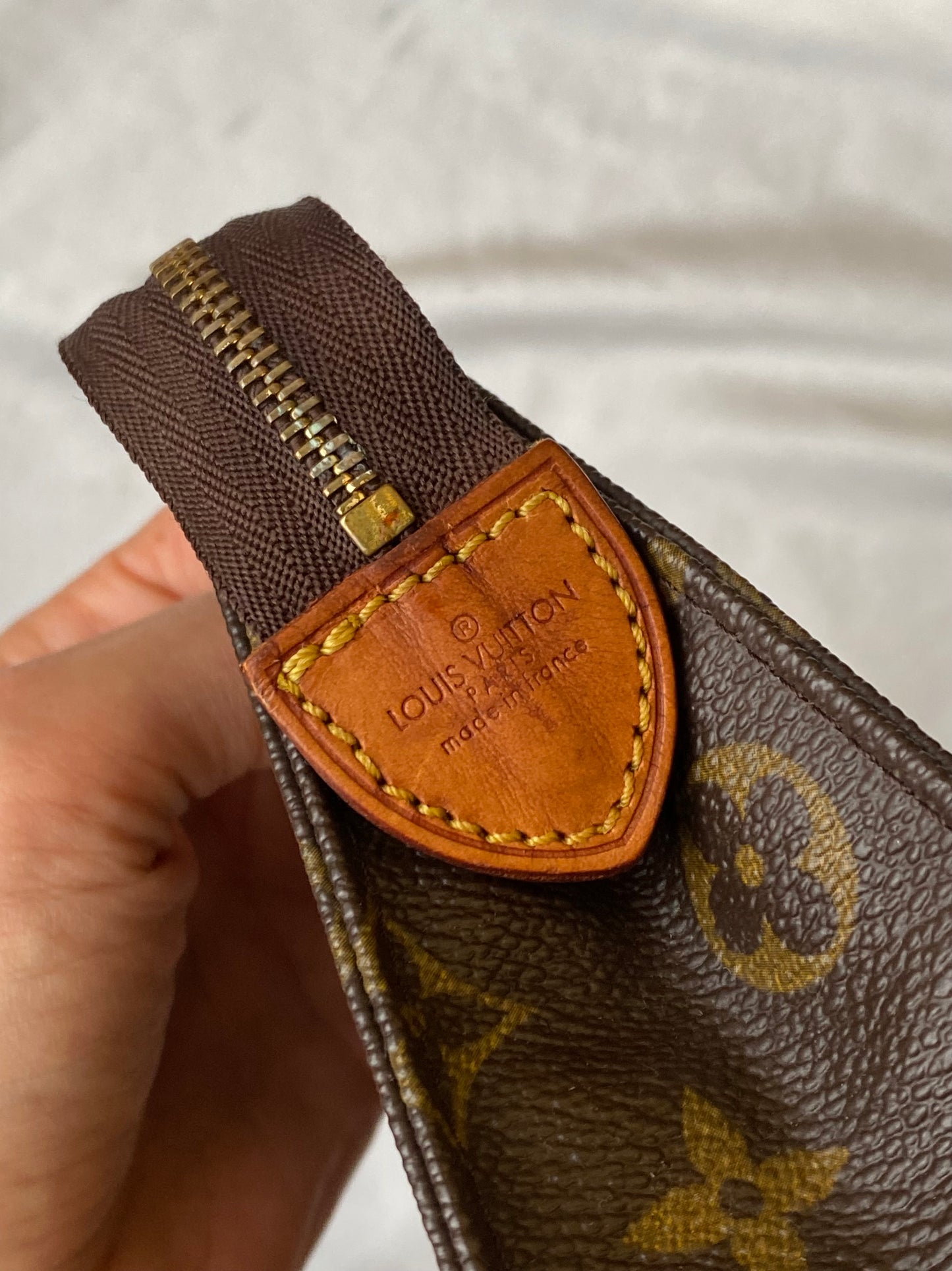 Louis Vuitton trousse toilette 26