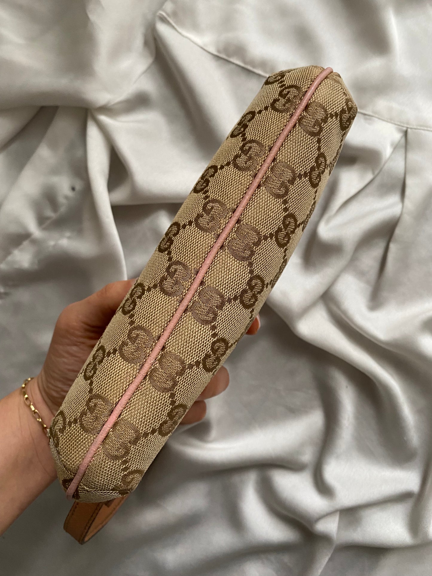 Gucci pretty boat rosa pelle martellata