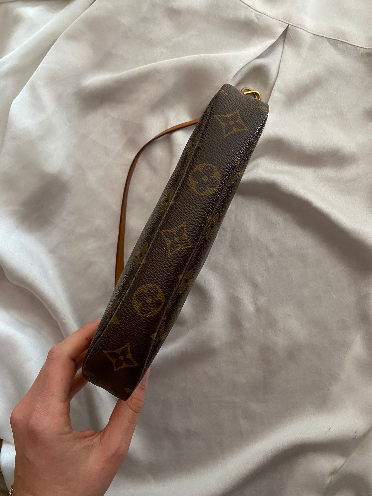 Louis Vuitton pochette accessoire cerises