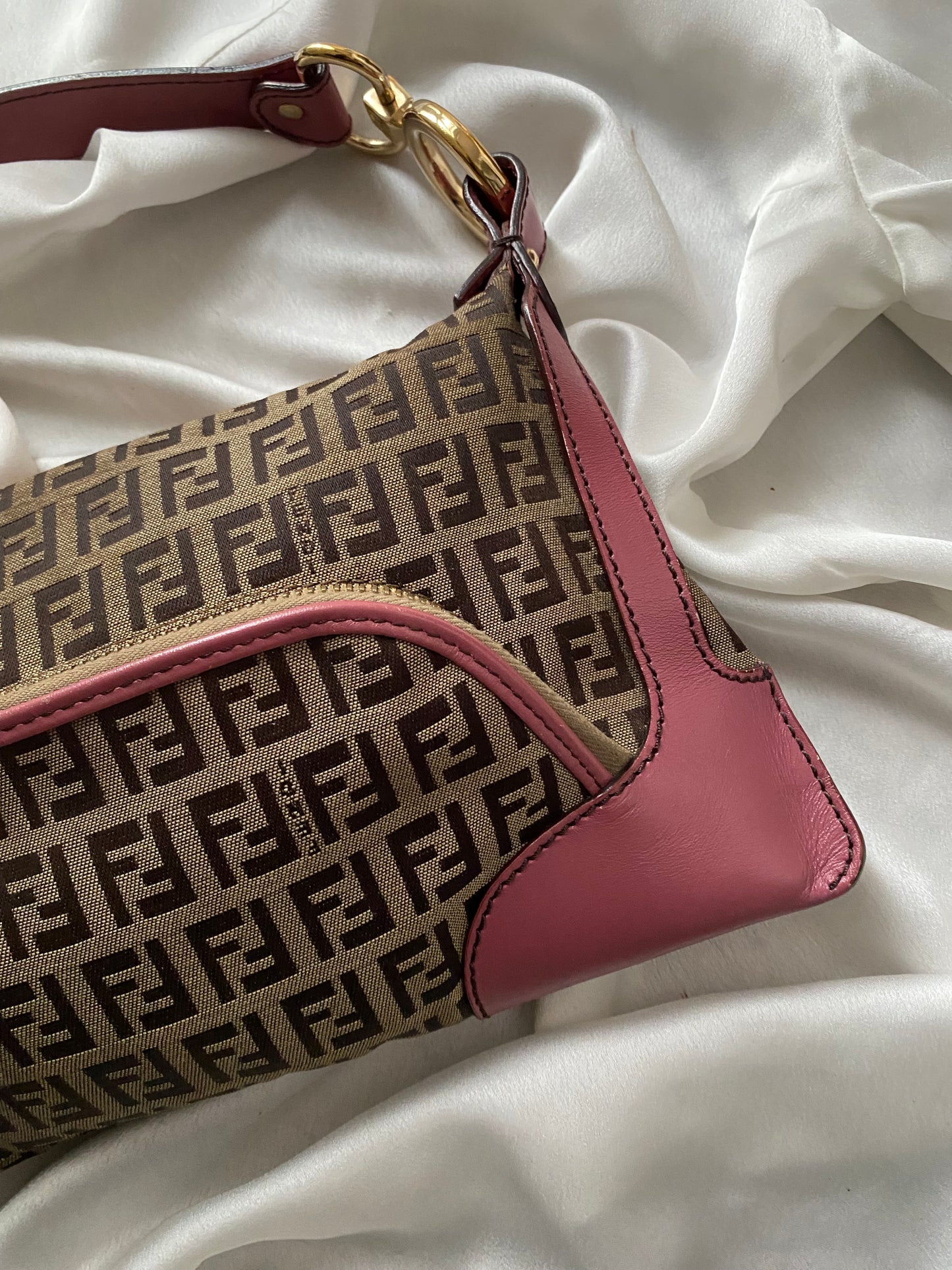 Fendi chef pocket monogram zucchino beige e rosa