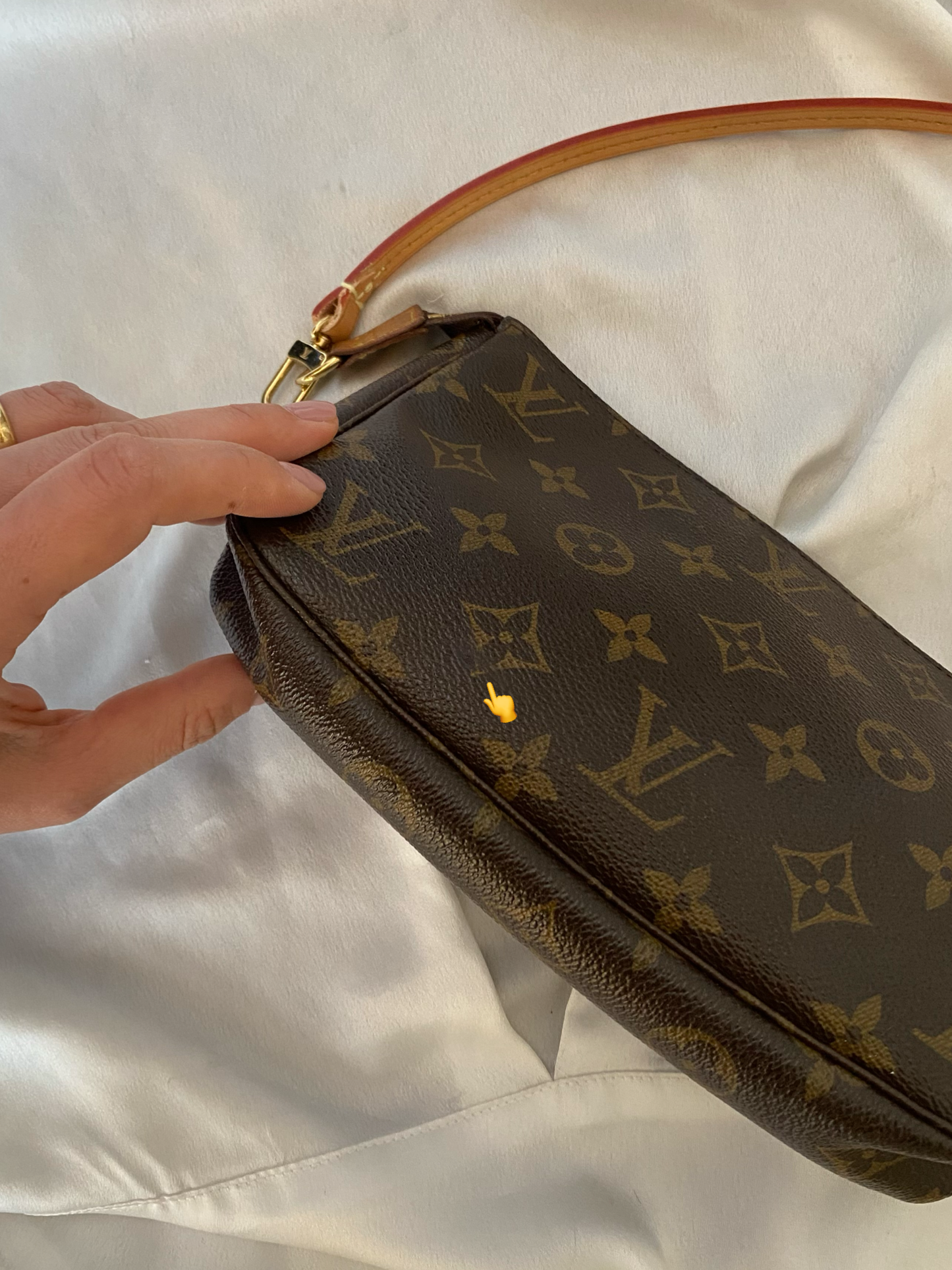 Louis Vuitton pochette accessoire classic monogram