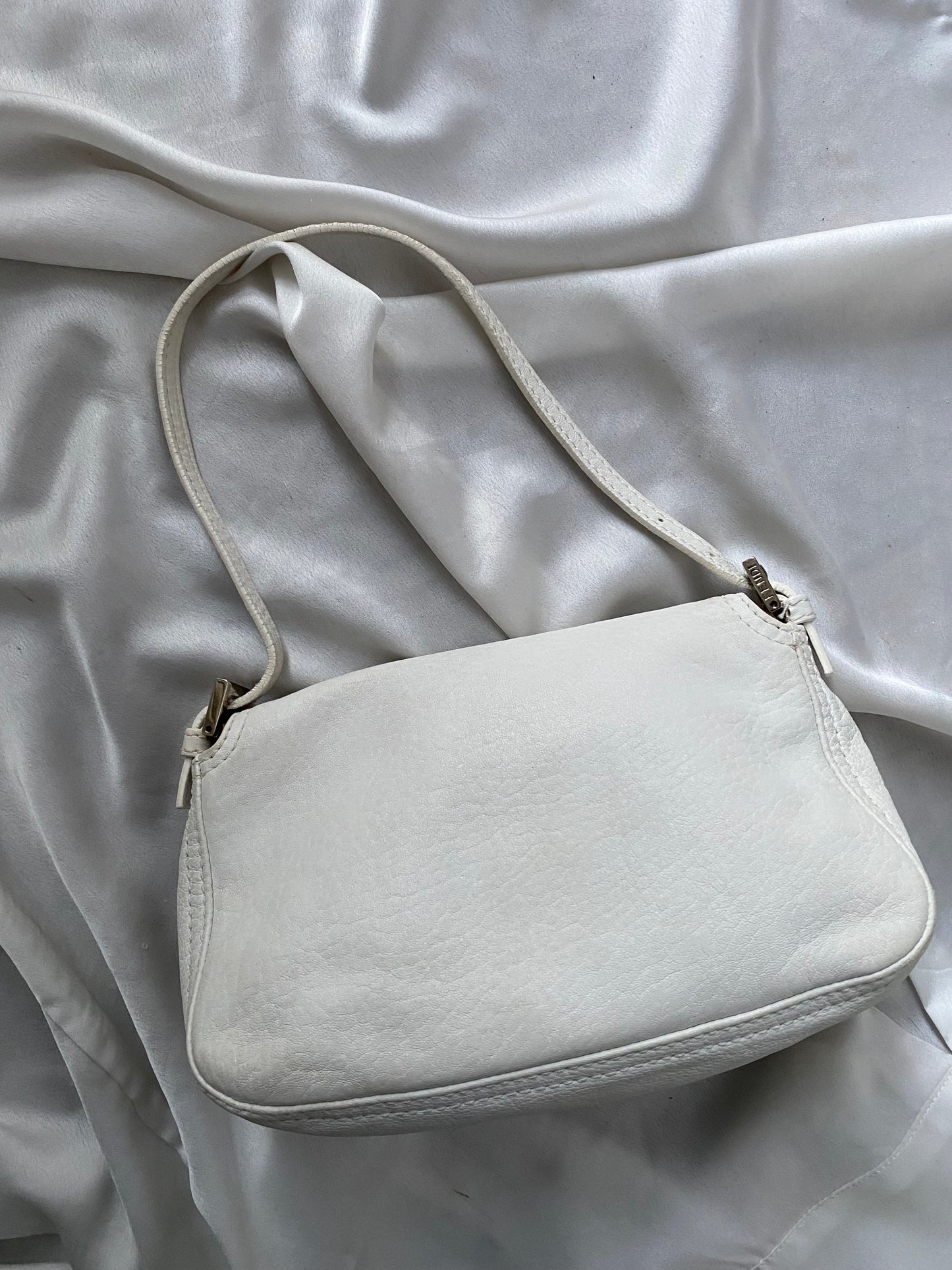 Fendi mini mamma pelle bianca