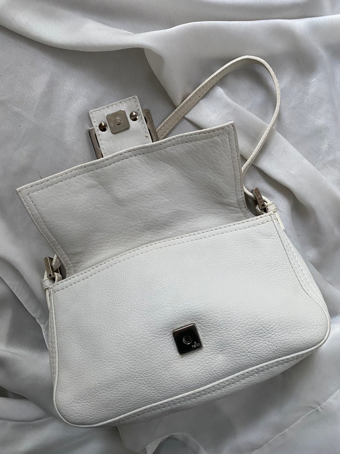 Fendi mini mamma pelle bianca