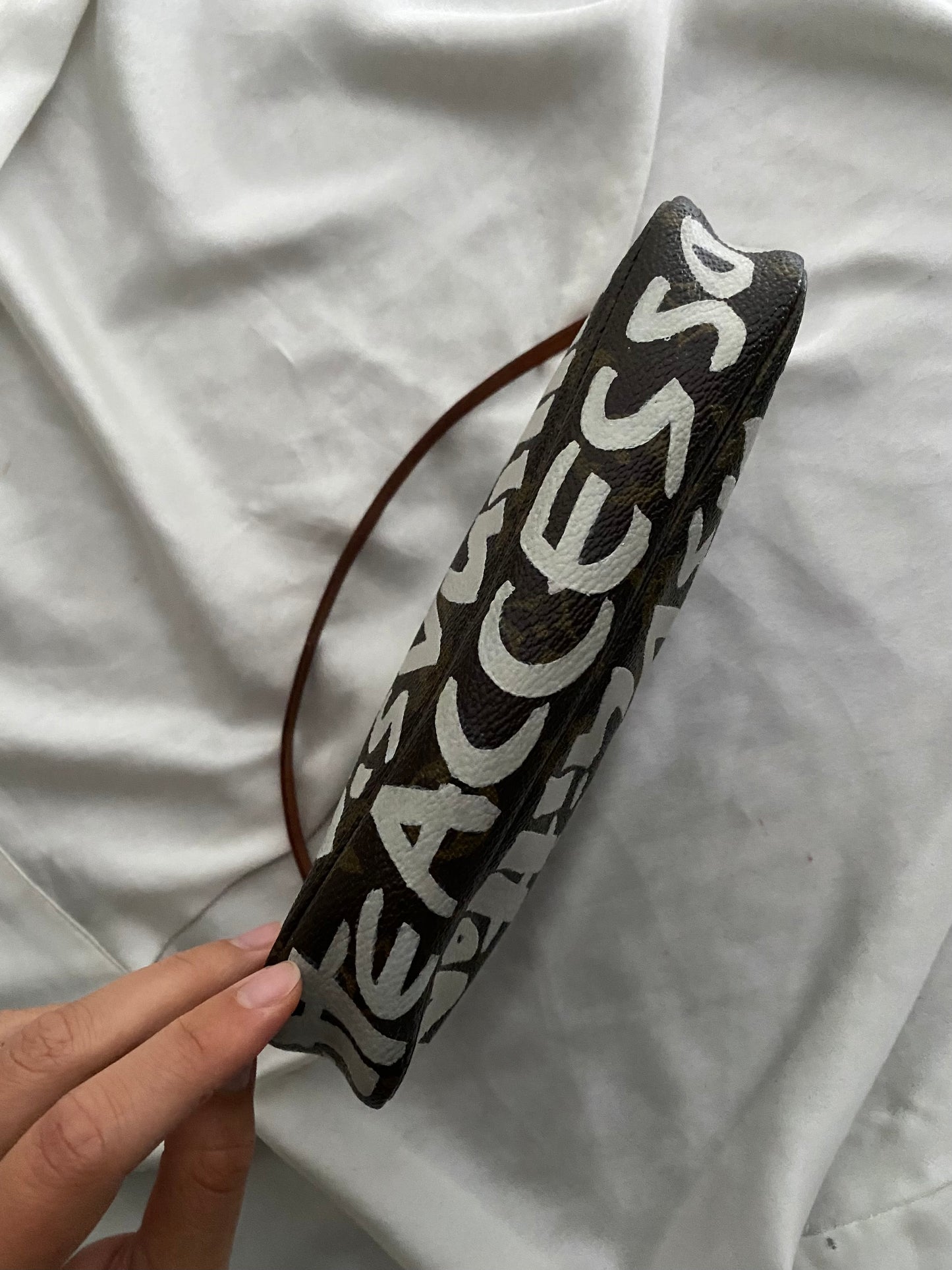 Louis Vuitton x Stephen Sprouse pochette accessoire white graffiti
