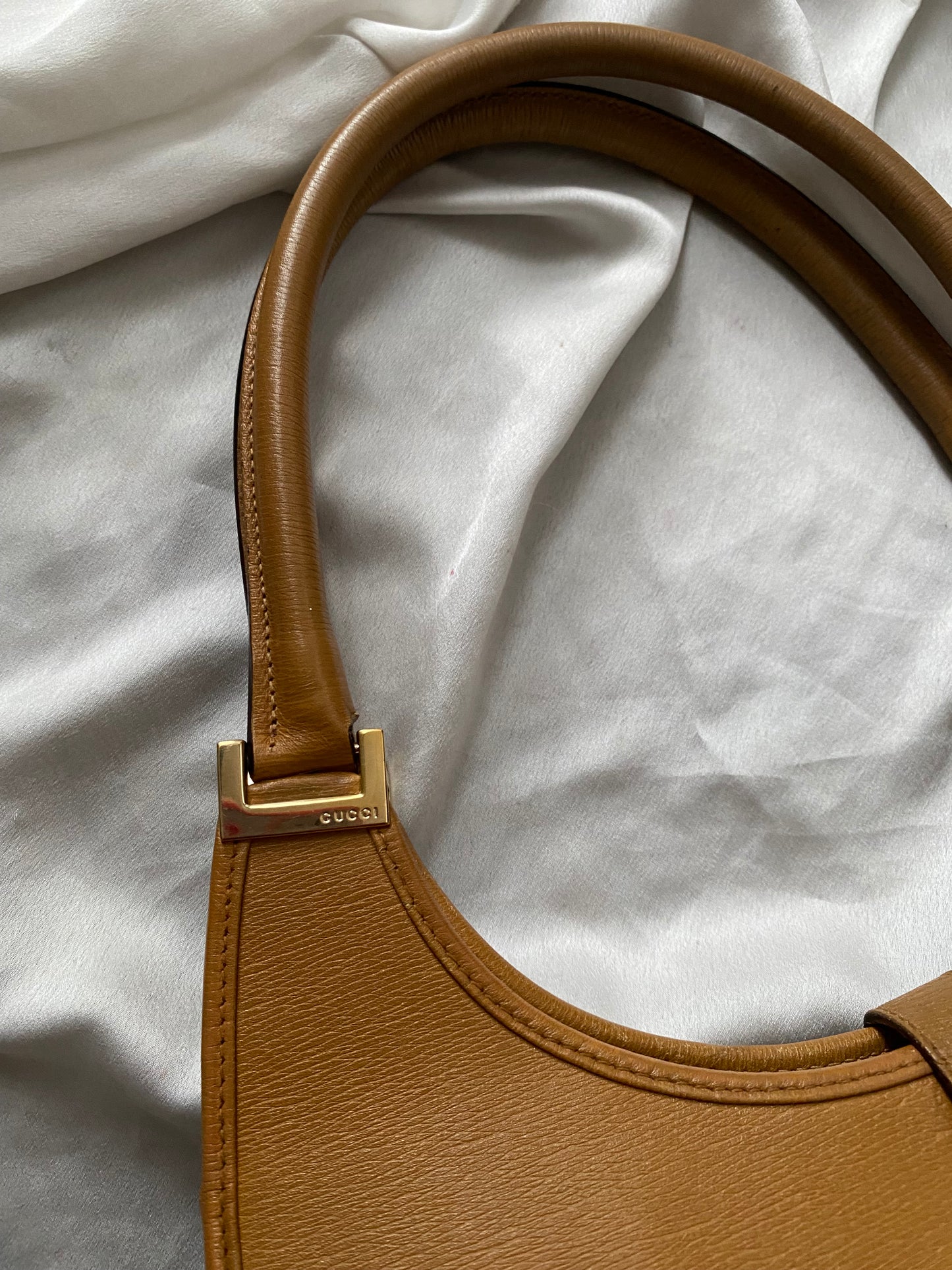 Gucci bardot hazelnut
