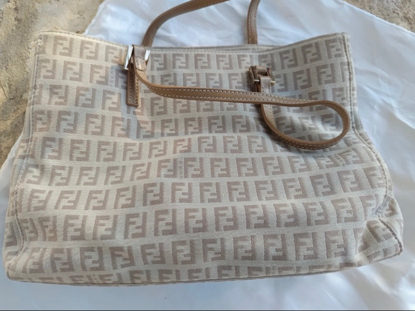Fendi tote zucchino beige