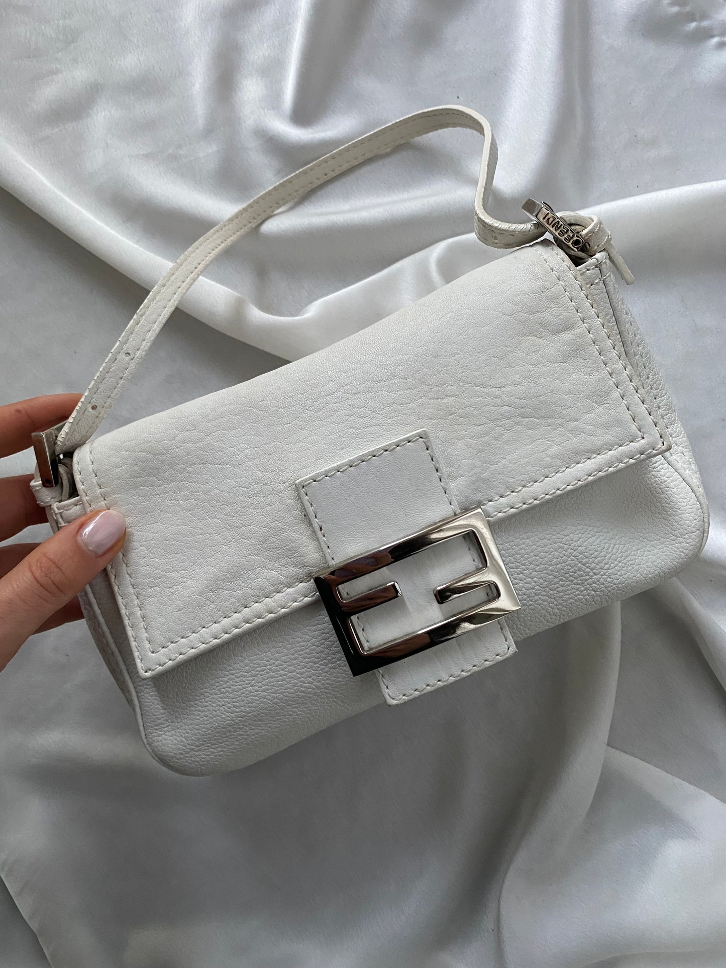 Fendi mini mamma pelle bianca