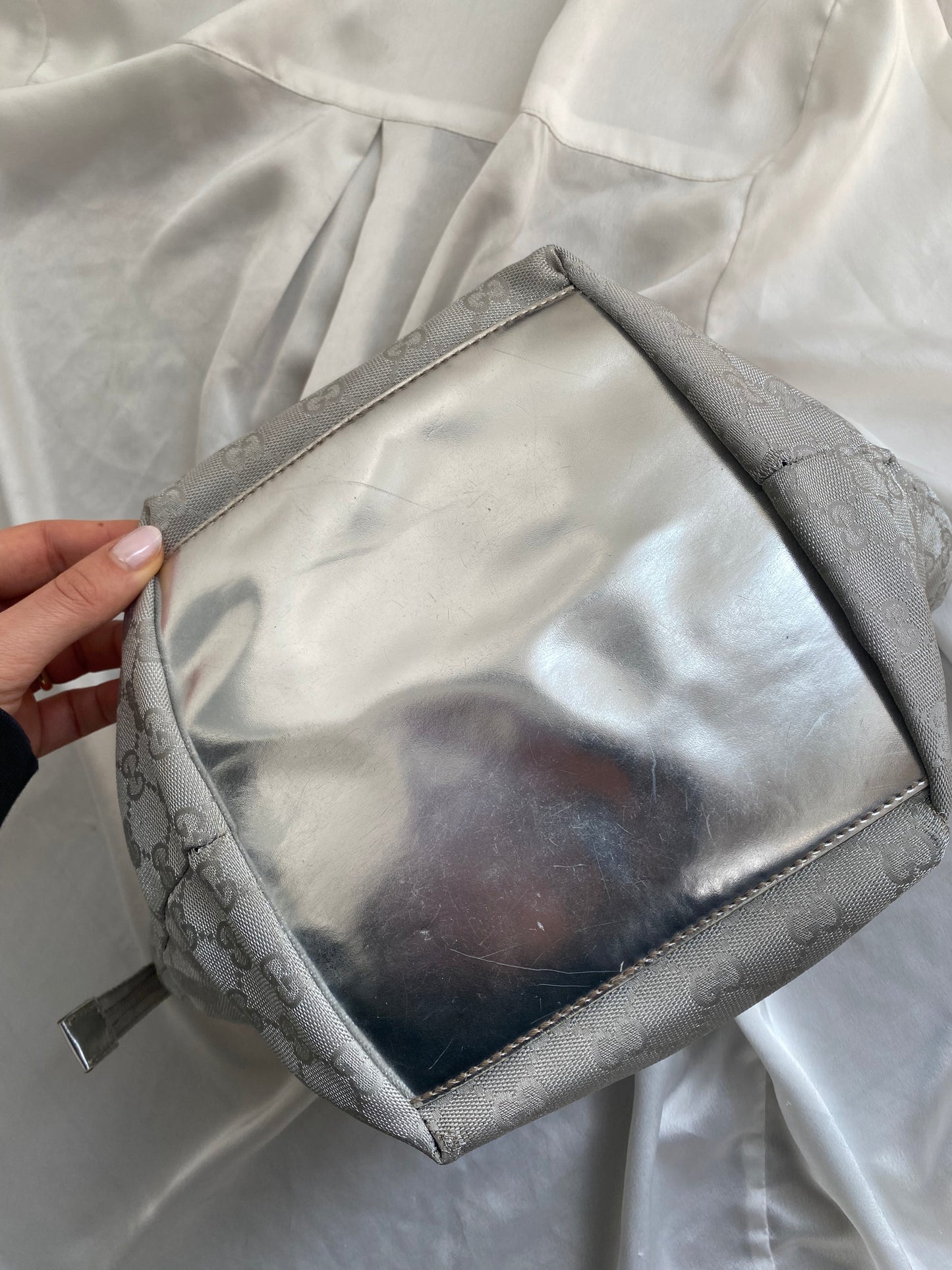 Gucci Shelly argento metallizzato