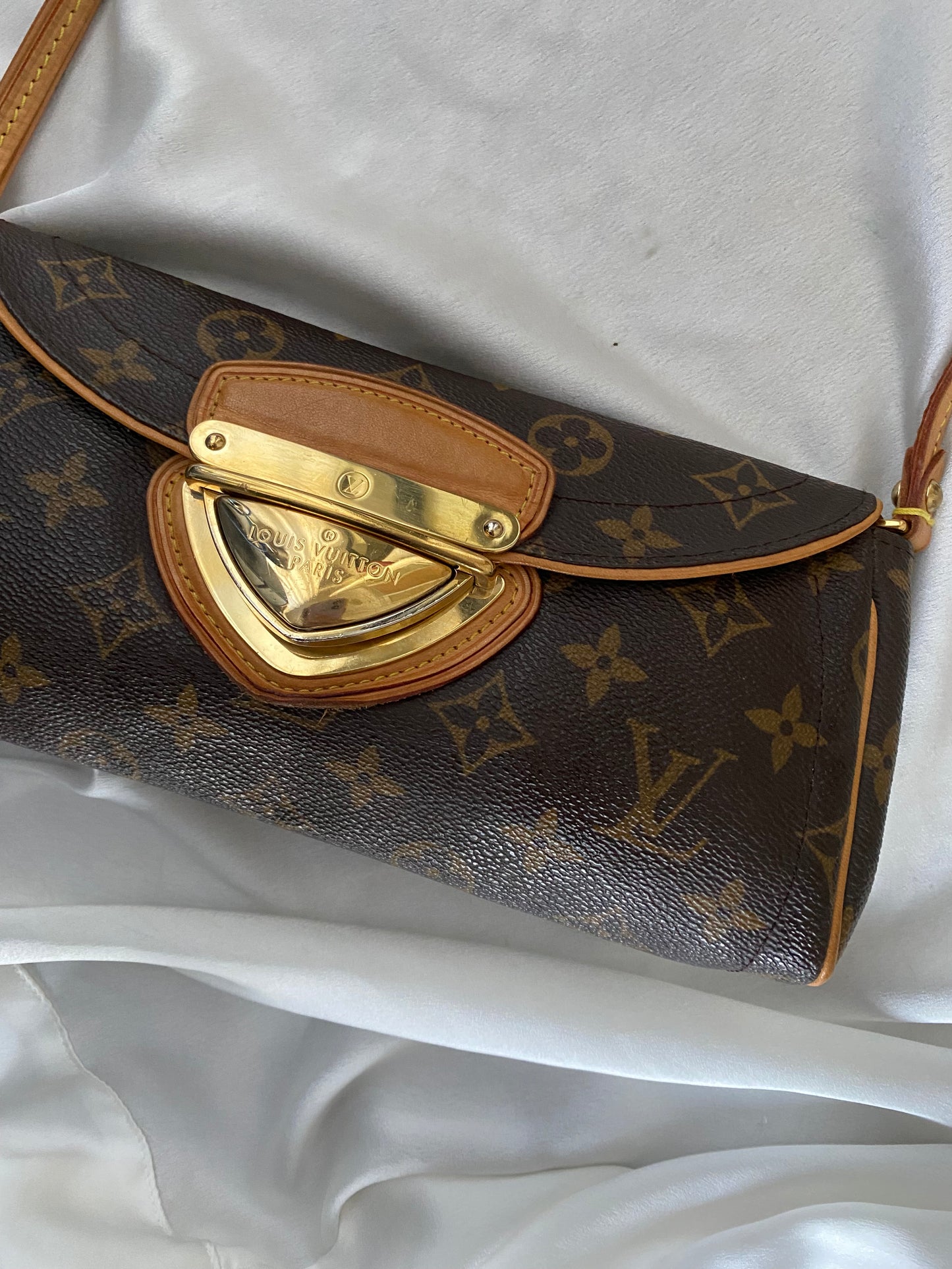 Louis Vuitton pochette Beverly