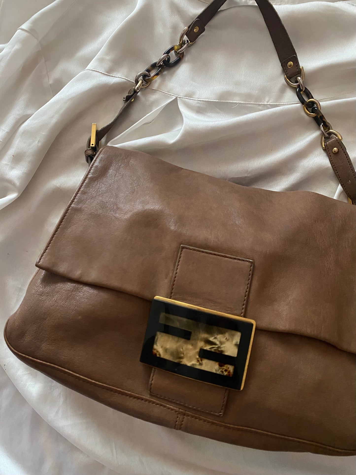 Fendi mamma baguette in pelle marrone marble
