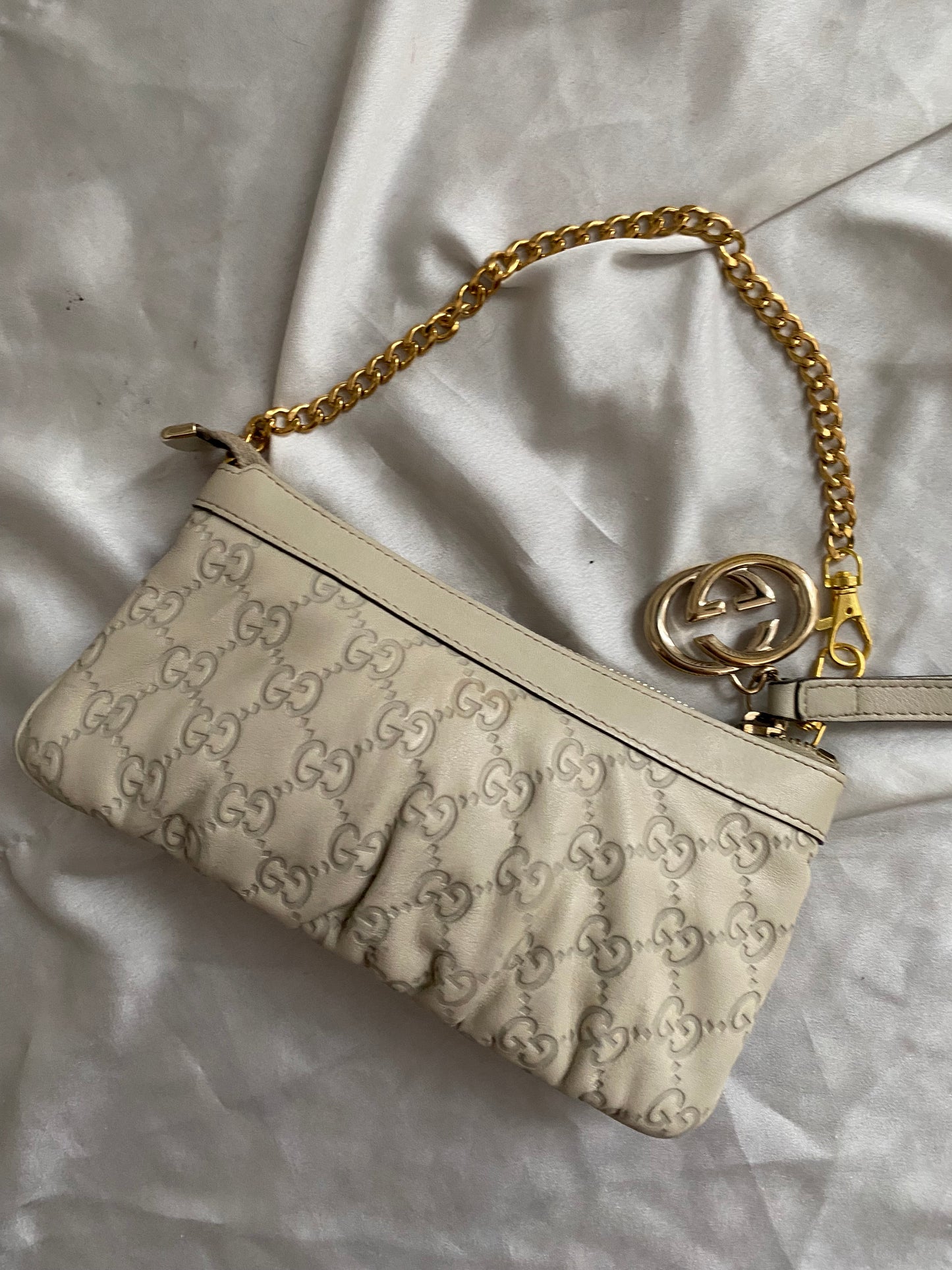 Gucci Pochette monogram panna pelle con maxi logo