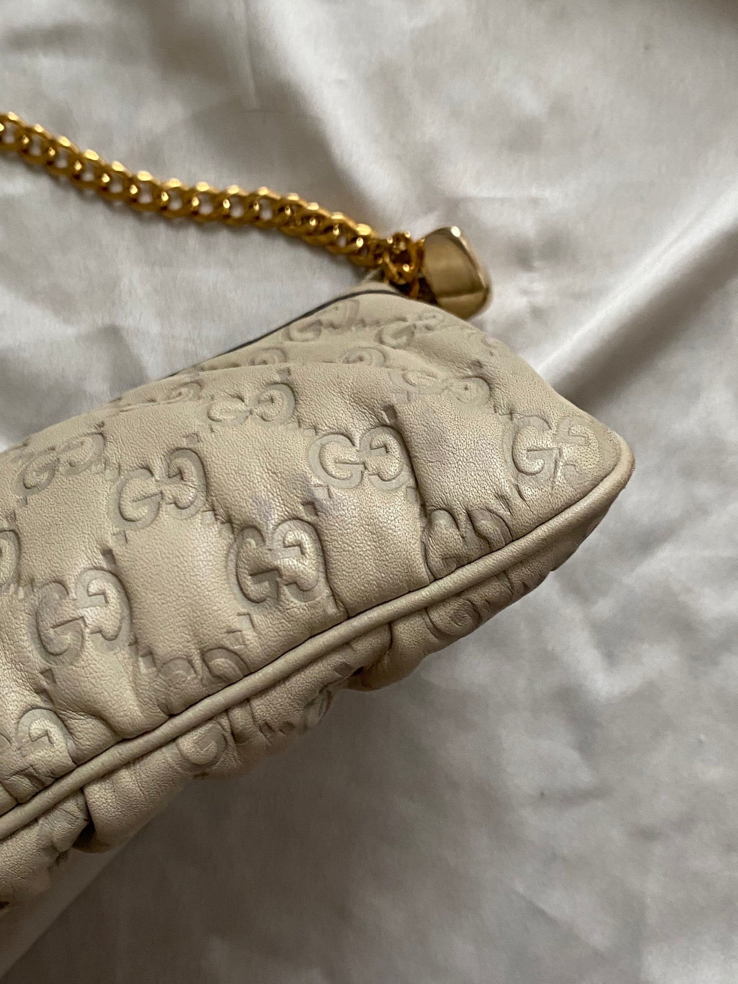 Gucci Pochette monogram panna pelle con maxi logo