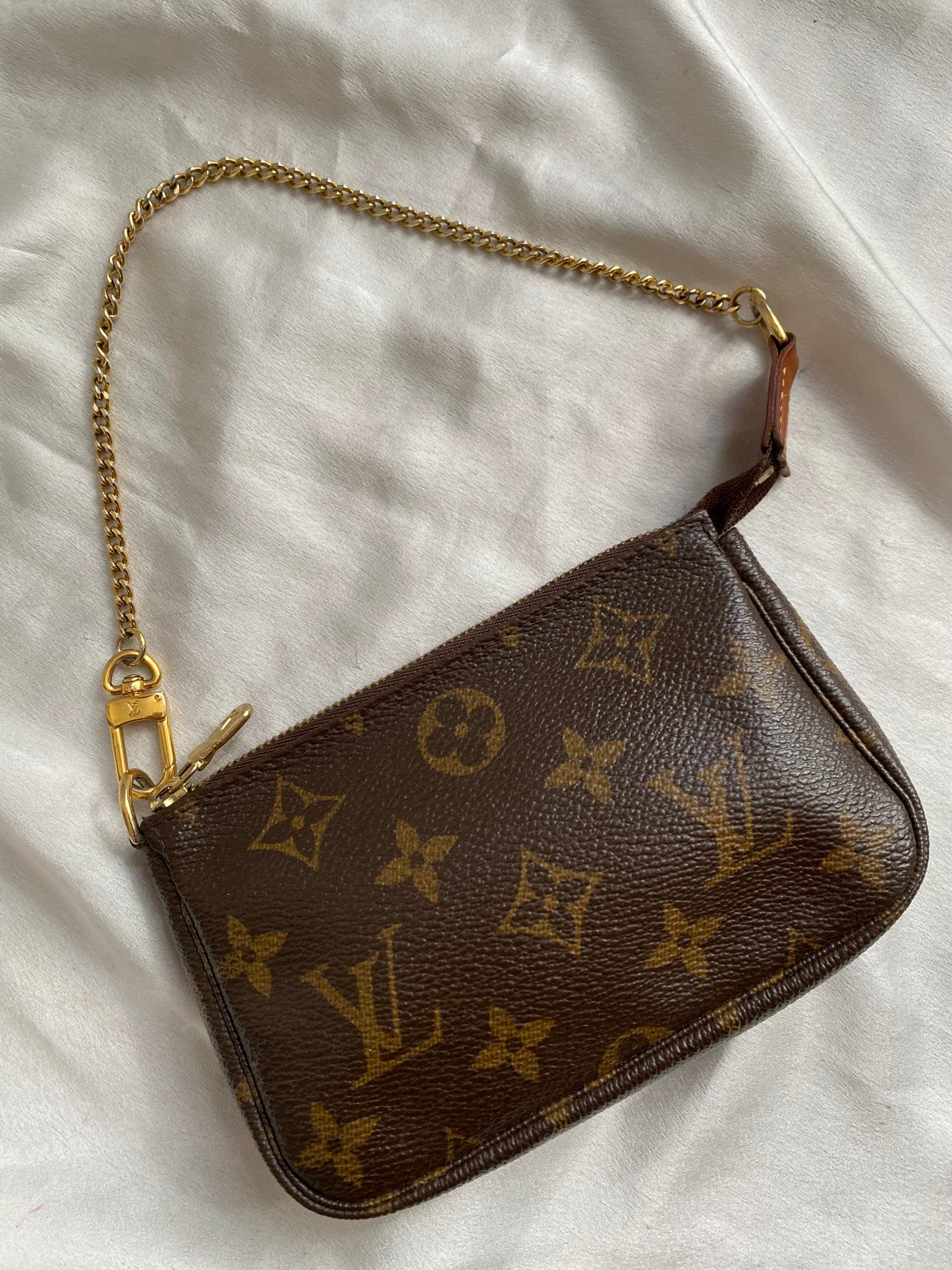 Louis Vuitton mini pochette accessoire monogram
