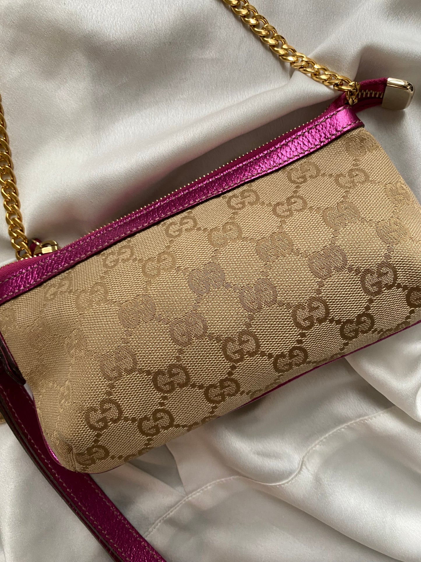 Gucci pochette monogram beige e fucsia