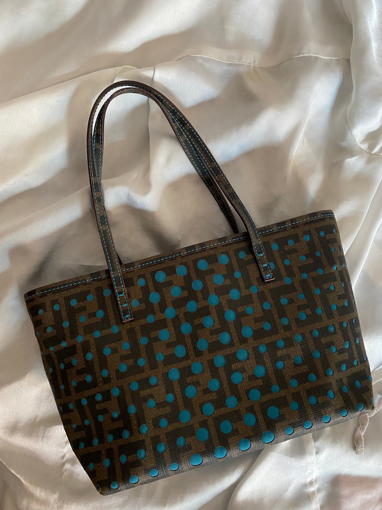 Fendi small roll tote zucca edizione limitata perforated tabacco e pavone