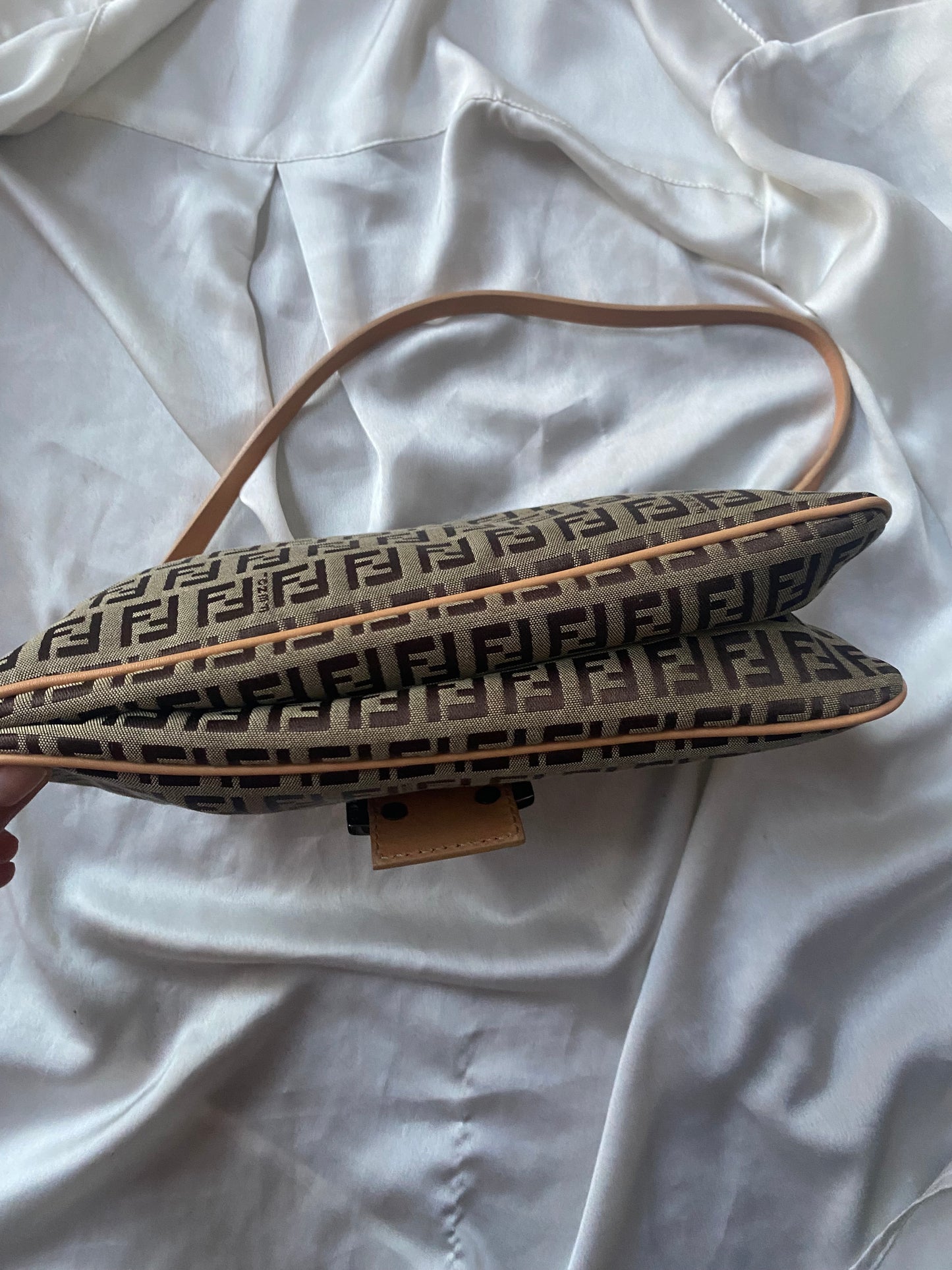 Fendi baguette double flap beige