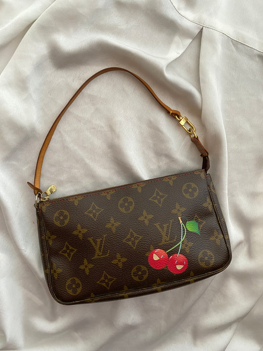 Louis Vuitton pochette accessoire cerises