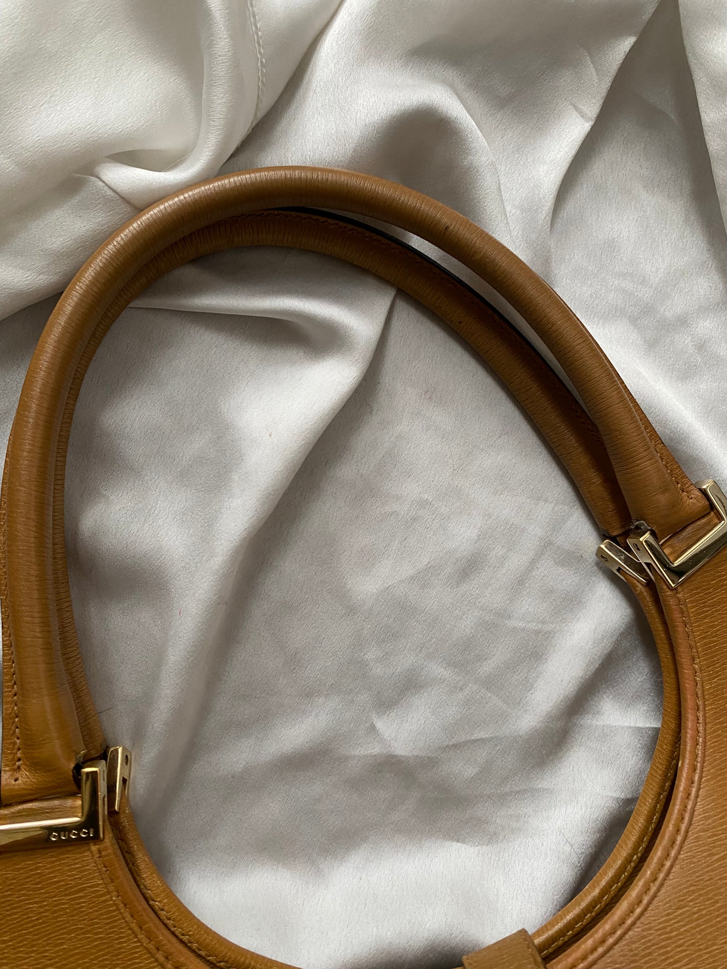 Gucci bardot hazelnut