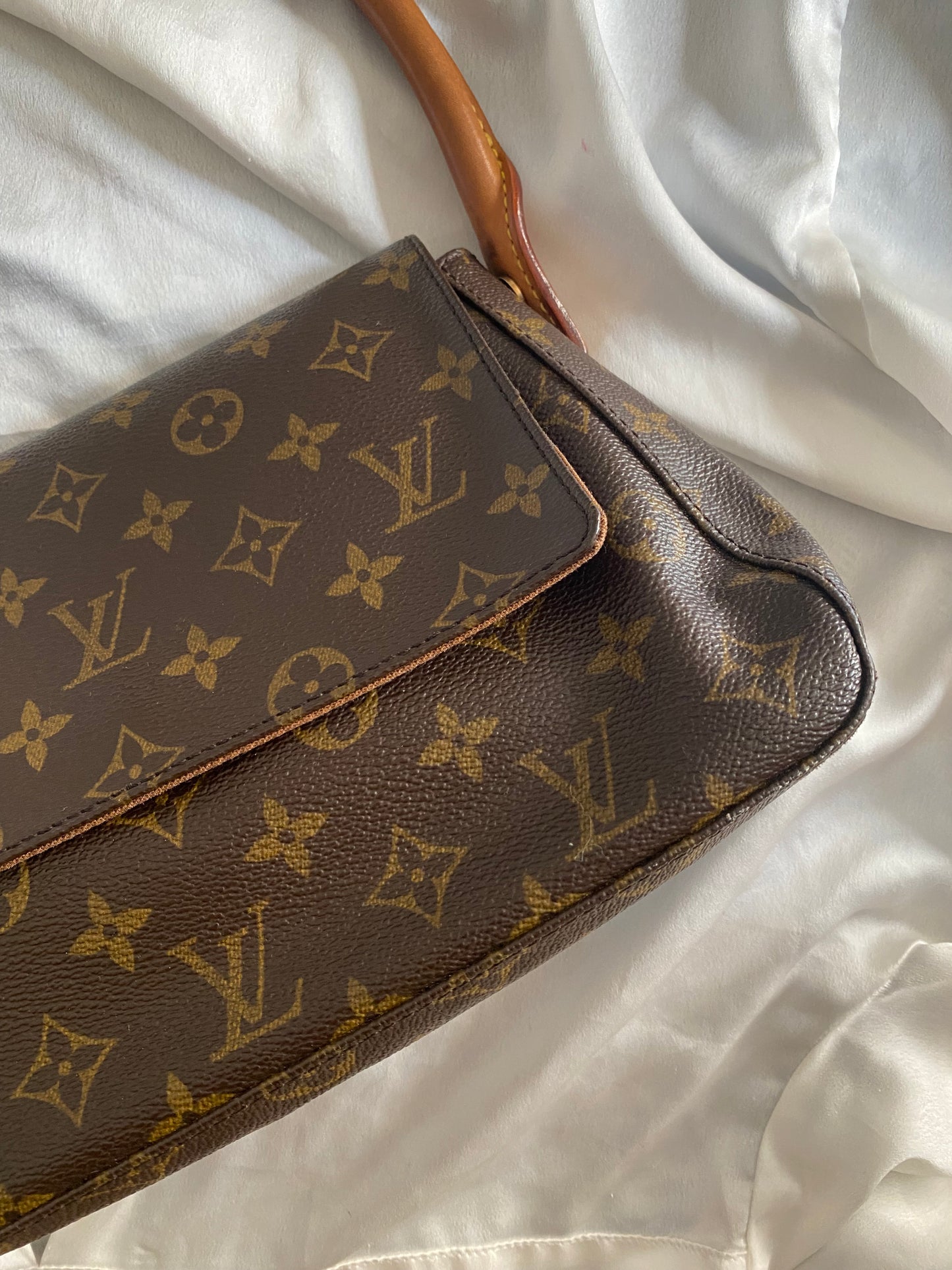 Louis Vuitton Mini Looping