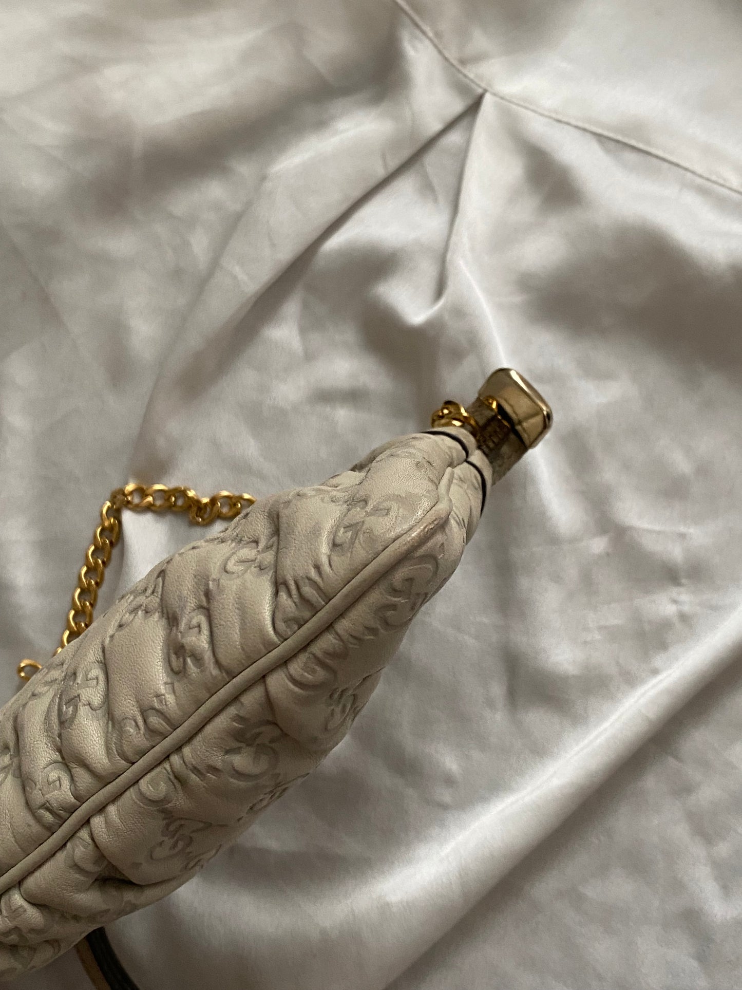 Gucci Pochette monogram panna pelle con maxi logo