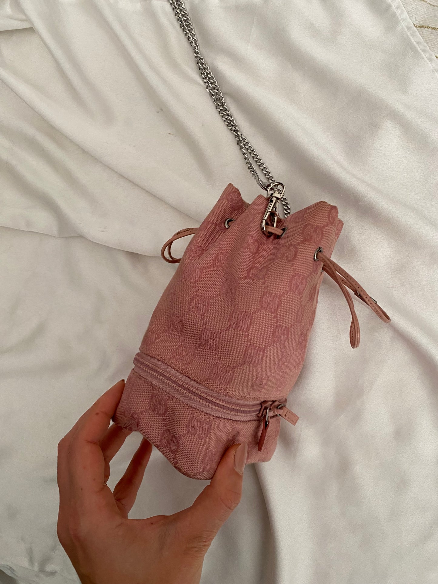 Gucci mini secchiello monogram rosa