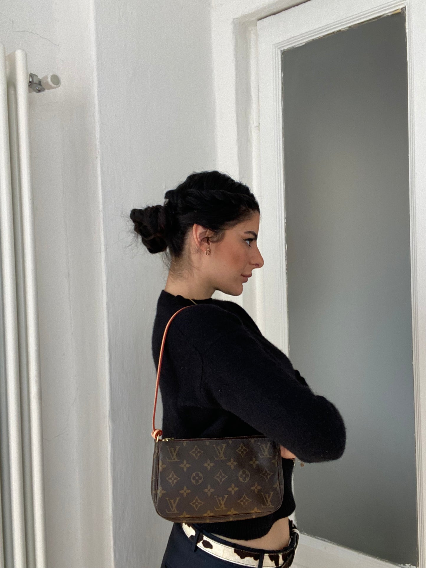 Louis Vuitton pochette accessoire classic monogram