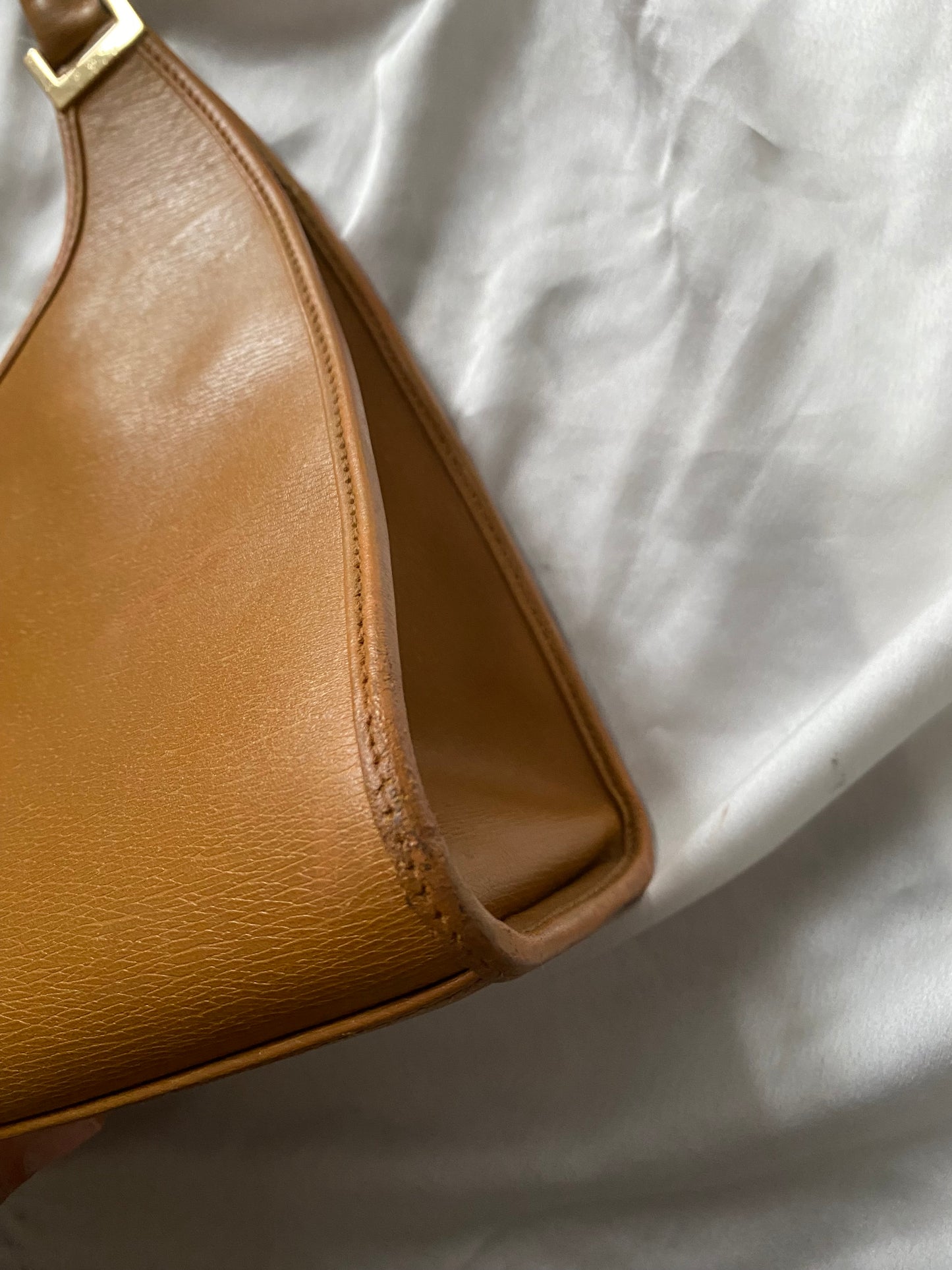 Gucci bardot hazelnut