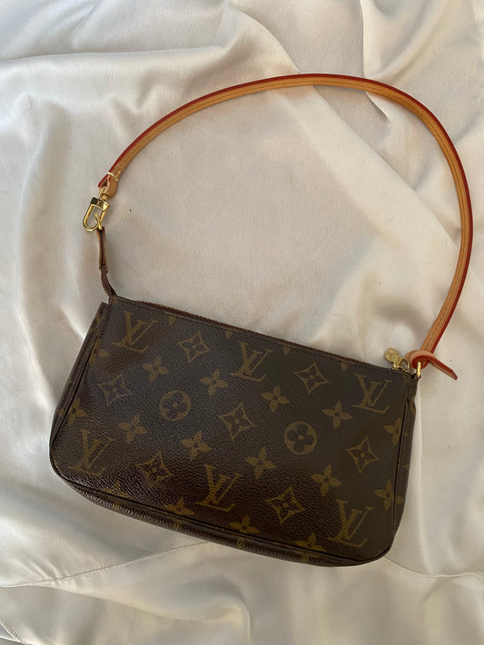 Louis Vuitton pochette accessoire classic monogram