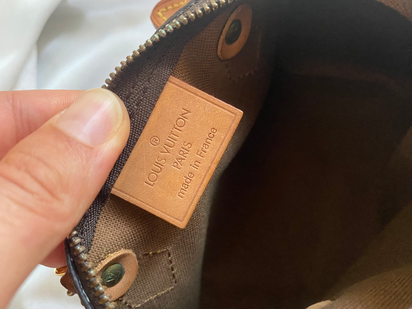 Louis Vuitton Nano Speedy monogram con tracolla