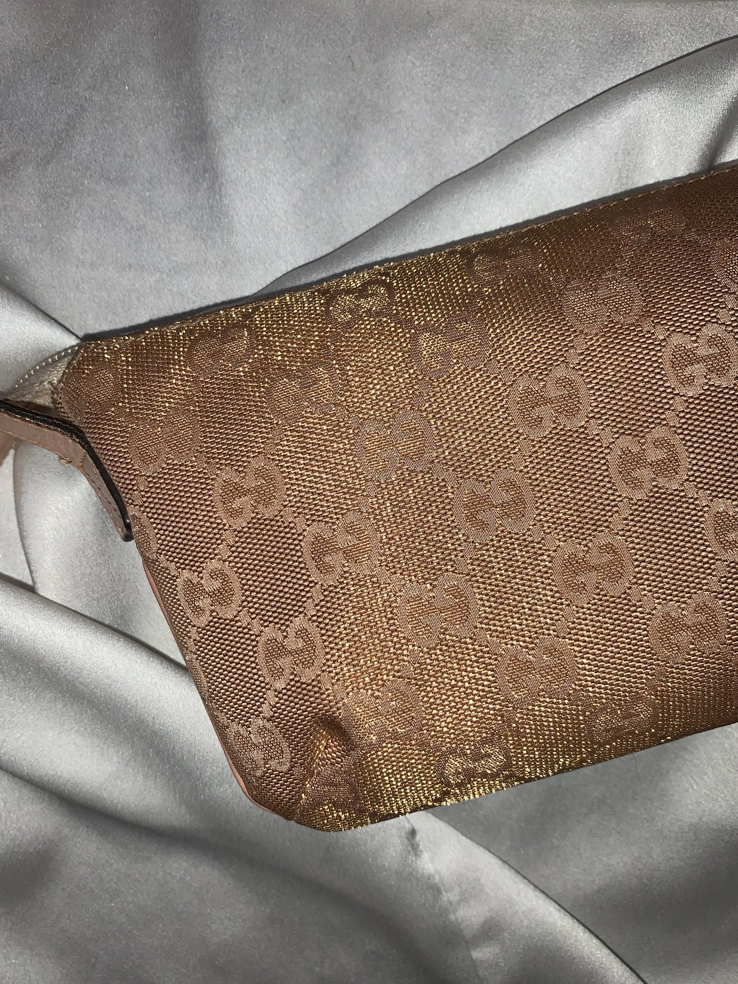 Gucci pretty boat monogram oro