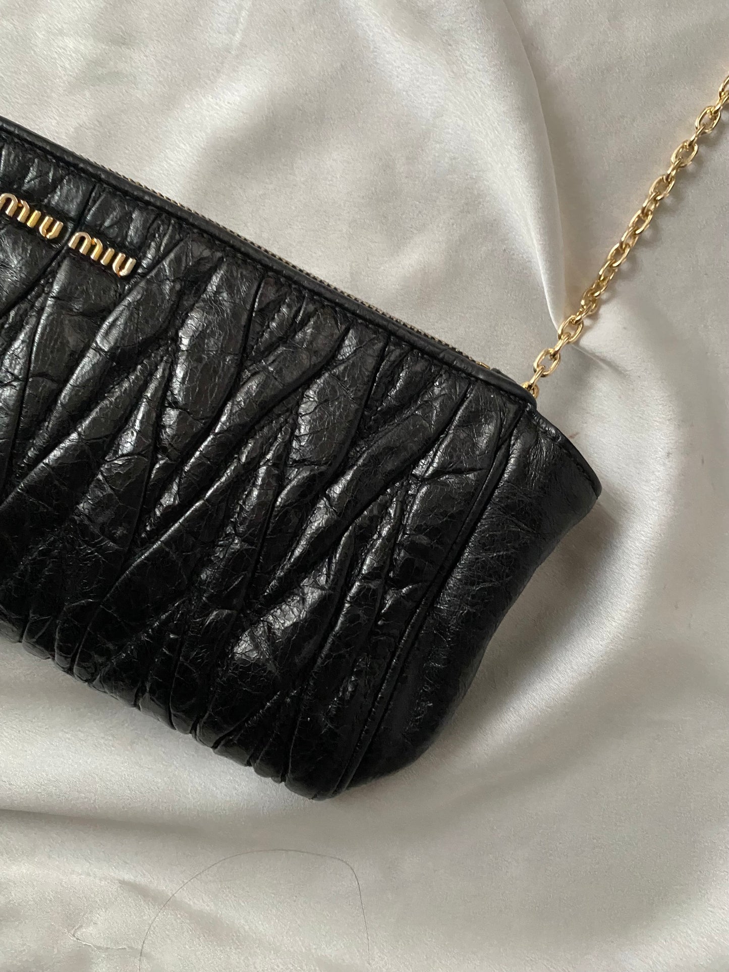 Miu miu pochette matelasse nera con dustbag