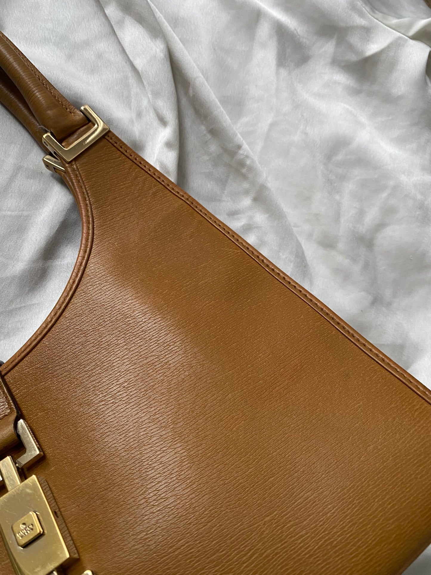 Gucci bardot hazelnut