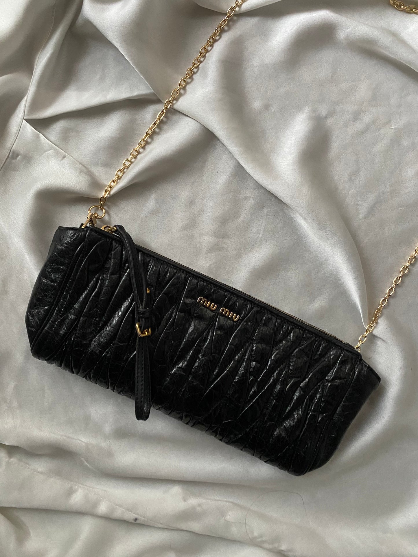 Miu miu pochette matelasse nera con dustbag