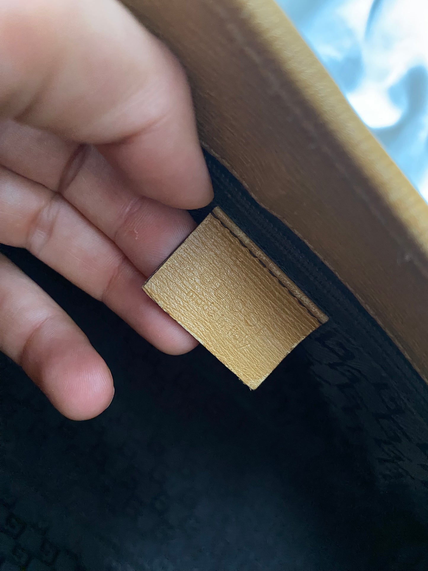 Gucci bardot hazelnut