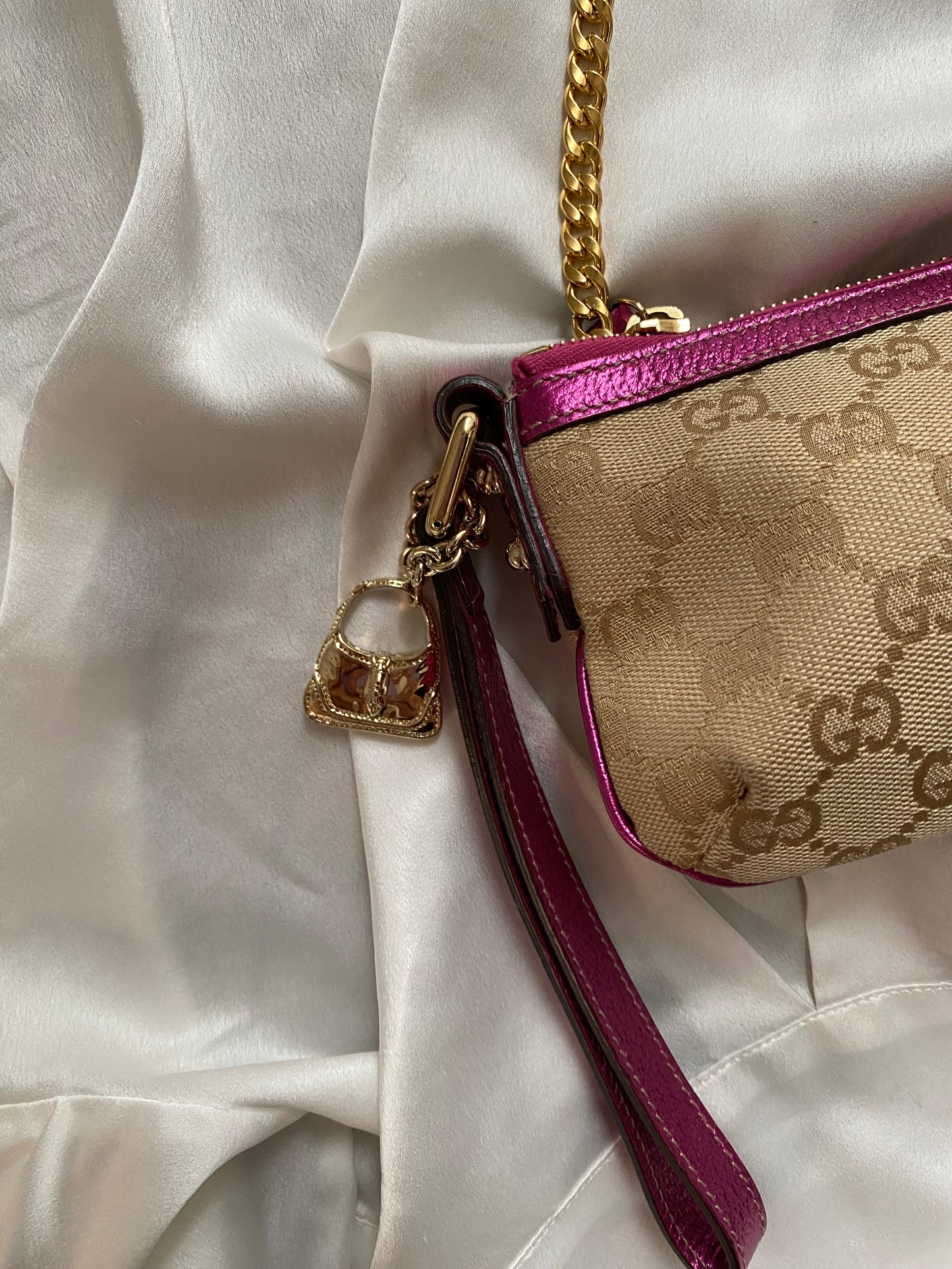 Gucci pochette monogram beige e fucsia