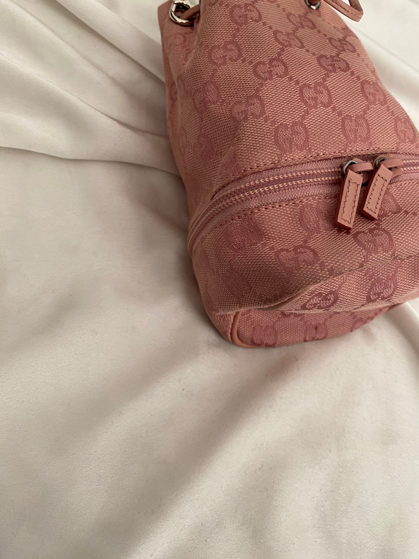 Gucci mini secchiello monogram rosa
