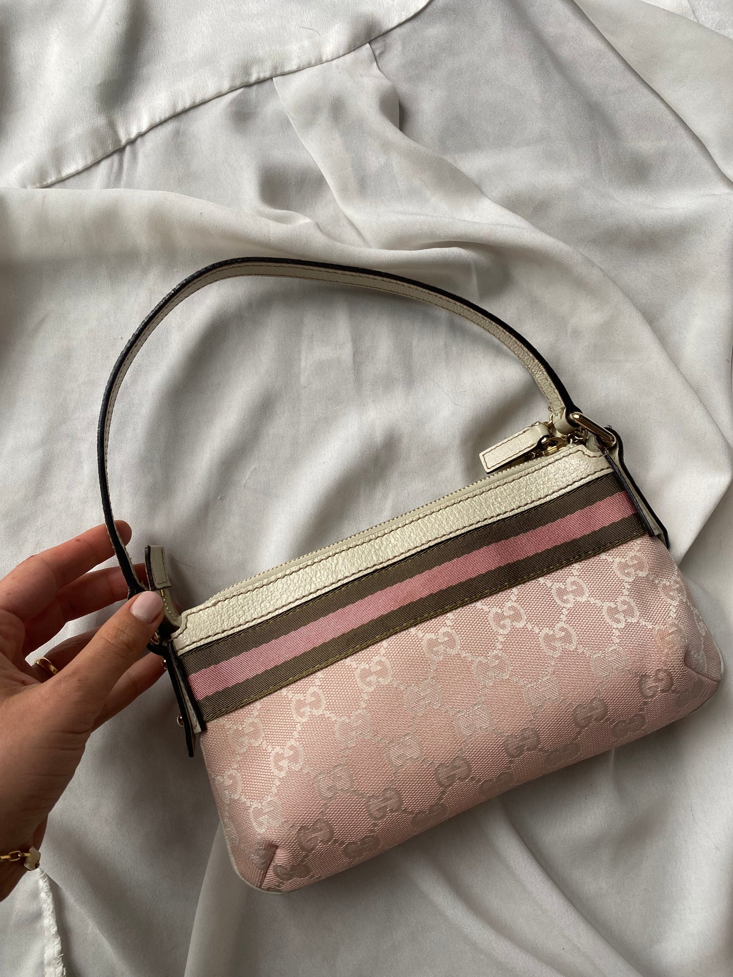 Gucci sherry line pochette monogram rosa