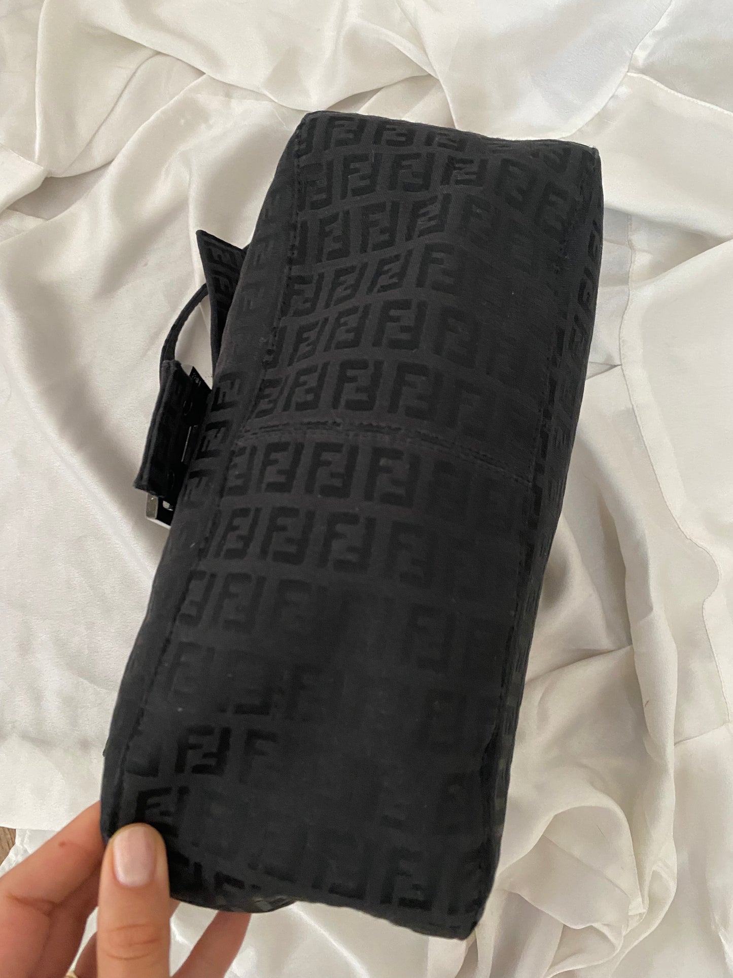 Fendi mamma baguette zucchino black