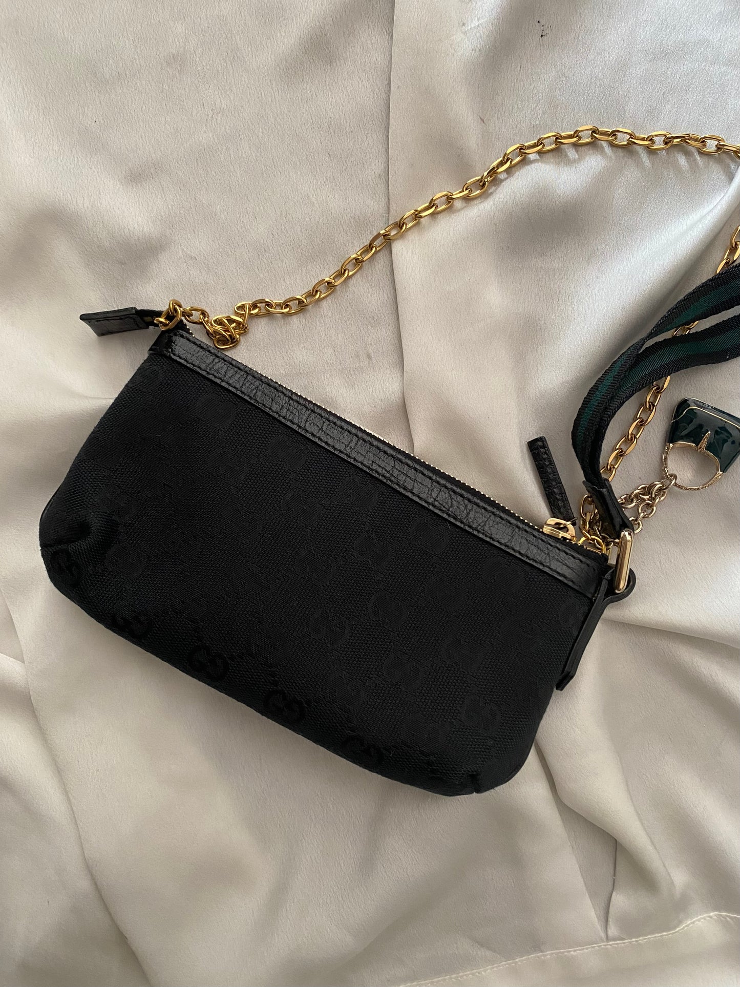 Gucci pochette monogram nero web