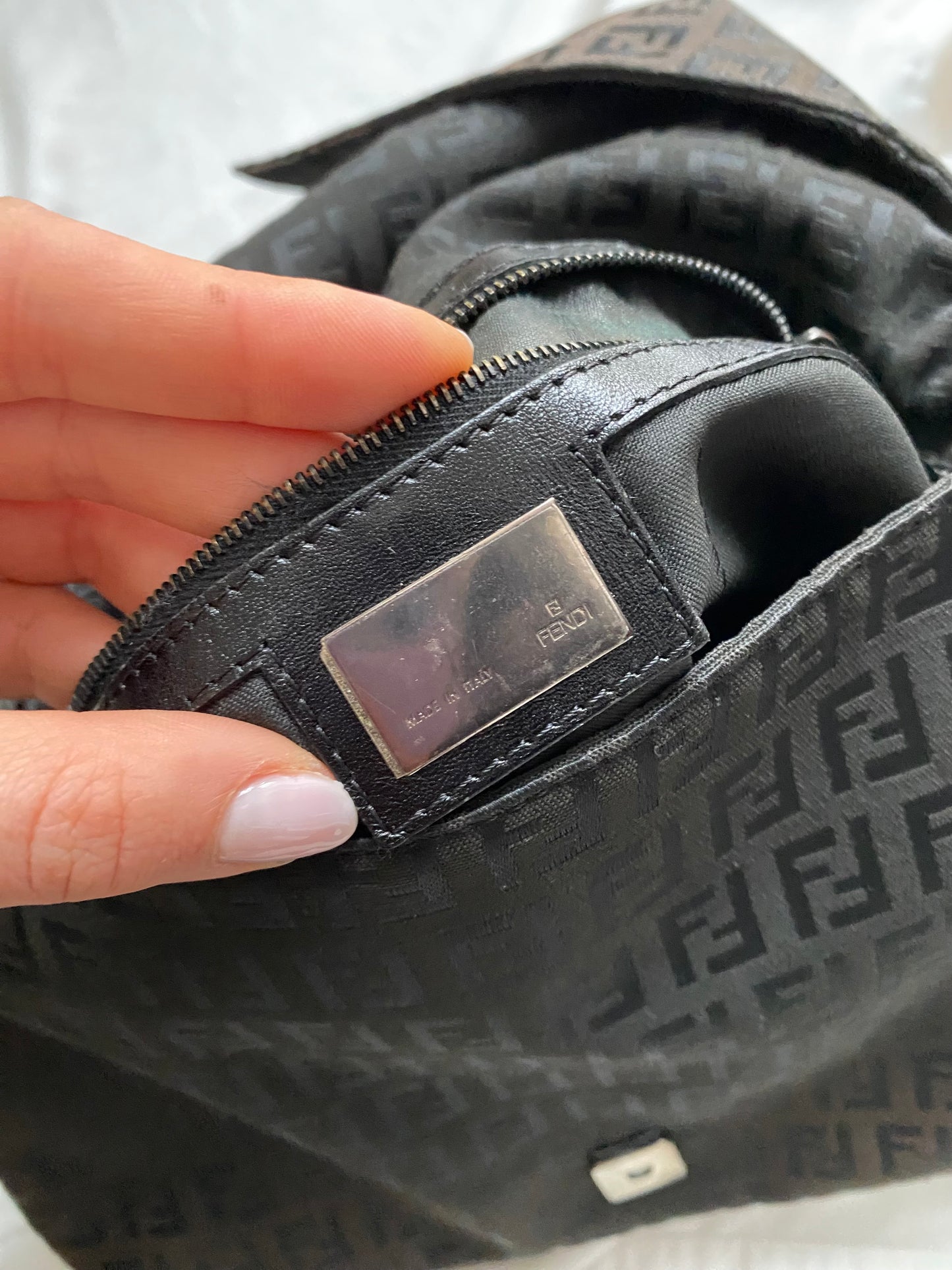 Fendi mamma baguette monogram zucchino nera riflessi marroni