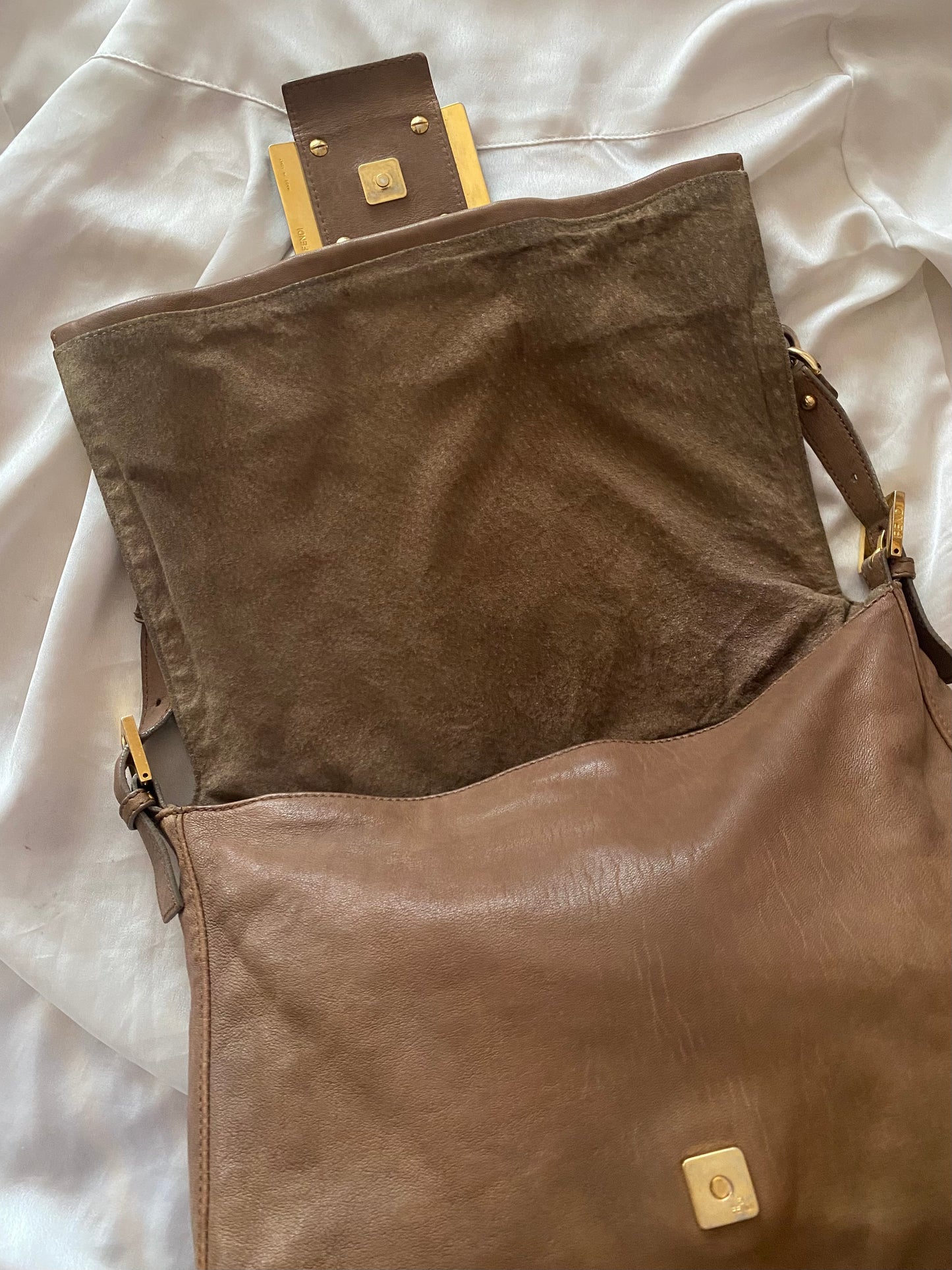 Fendi mamma baguette in pelle marrone marble