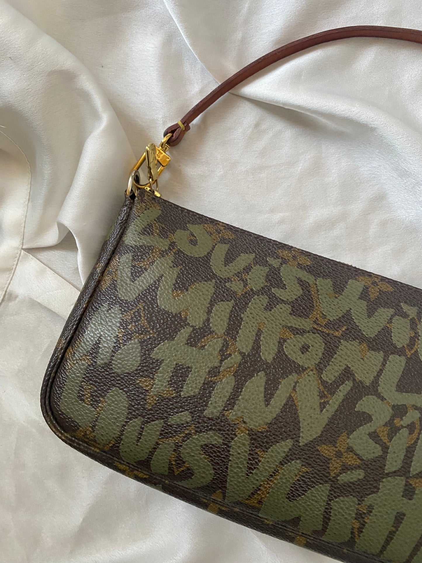 Louis Vuitton x Stephen Sprouse pochette accessoire green graffiti
