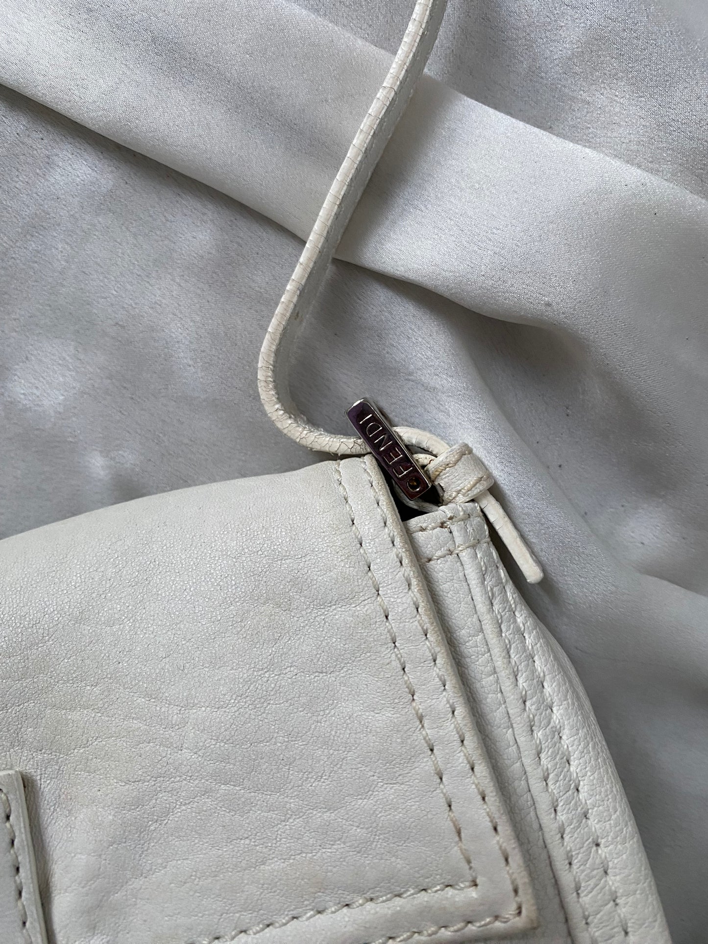 Fendi mini mamma pelle bianca