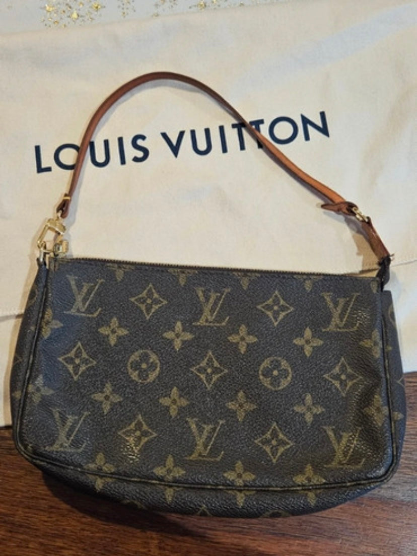 Louis Vuitton pochette accessoire con dustbag