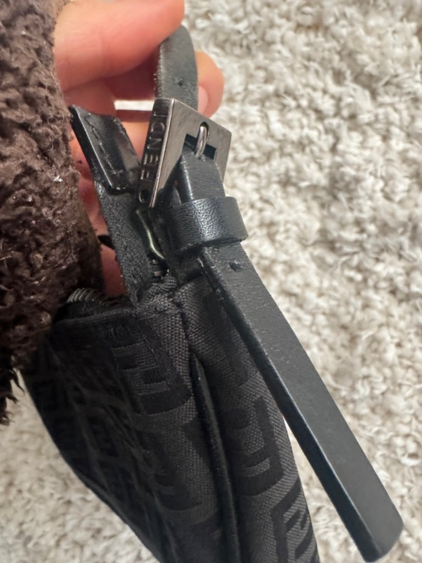 Fendi baguette half moon zucchino nera