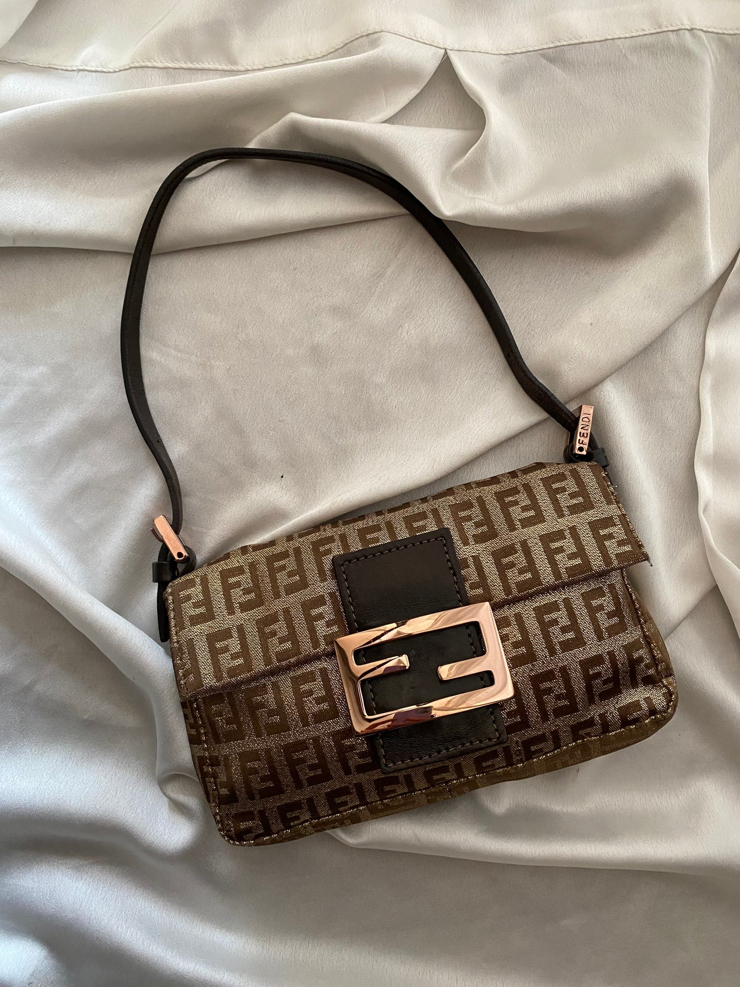 Fendi mini baguette oro brillante monogram zucchino