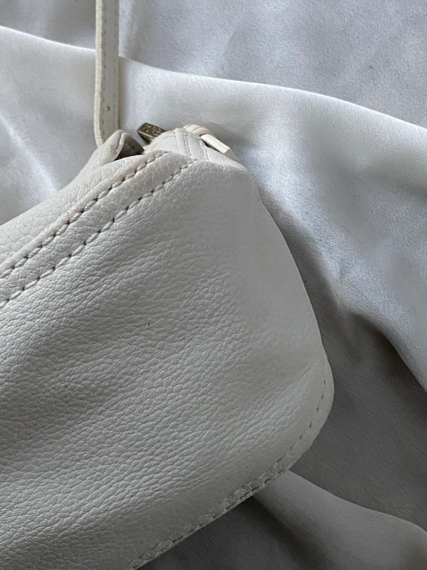 Fendi mini mamma pelle bianca