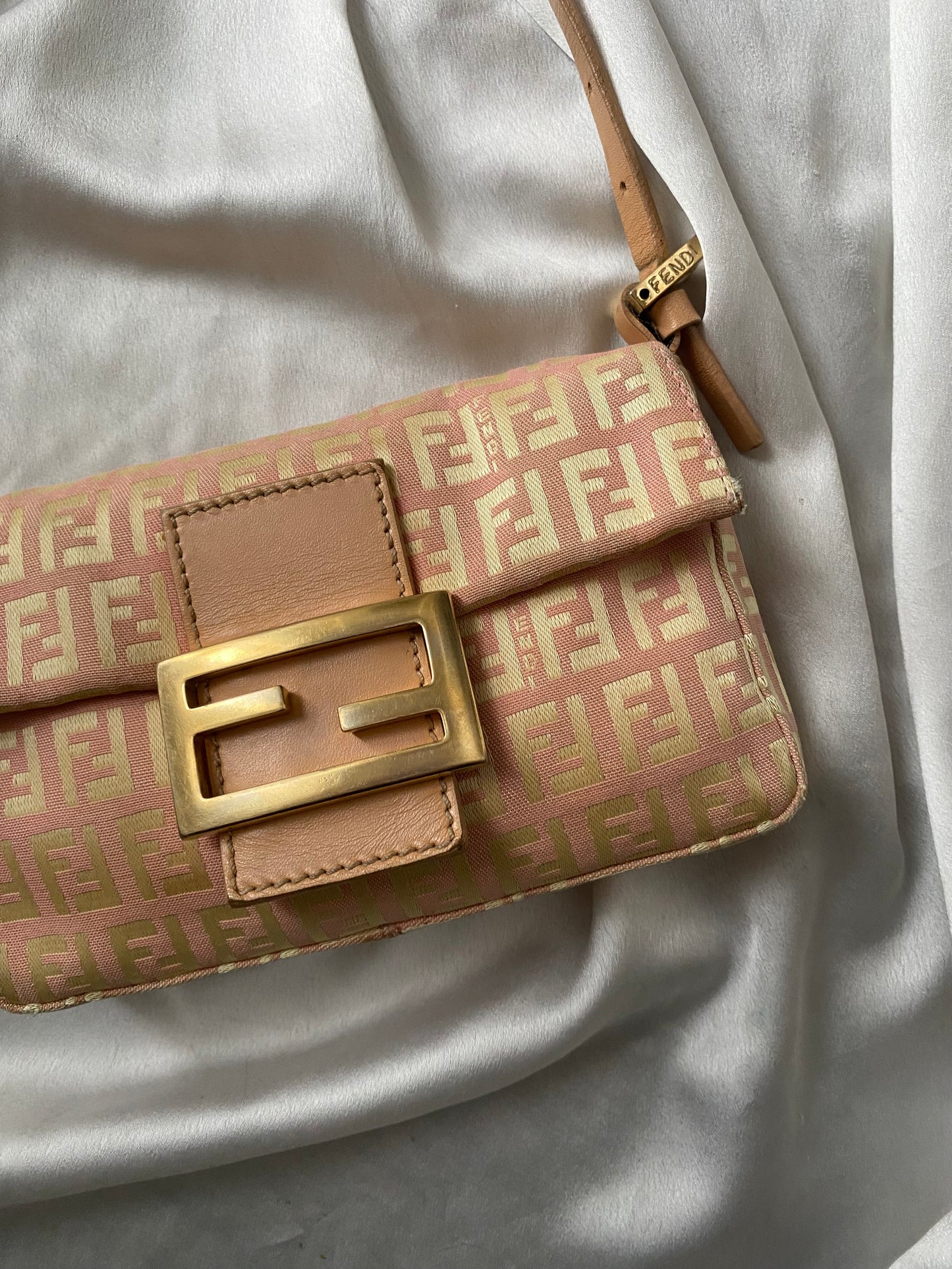 Fendi mini baguette rosa monogram zucchino