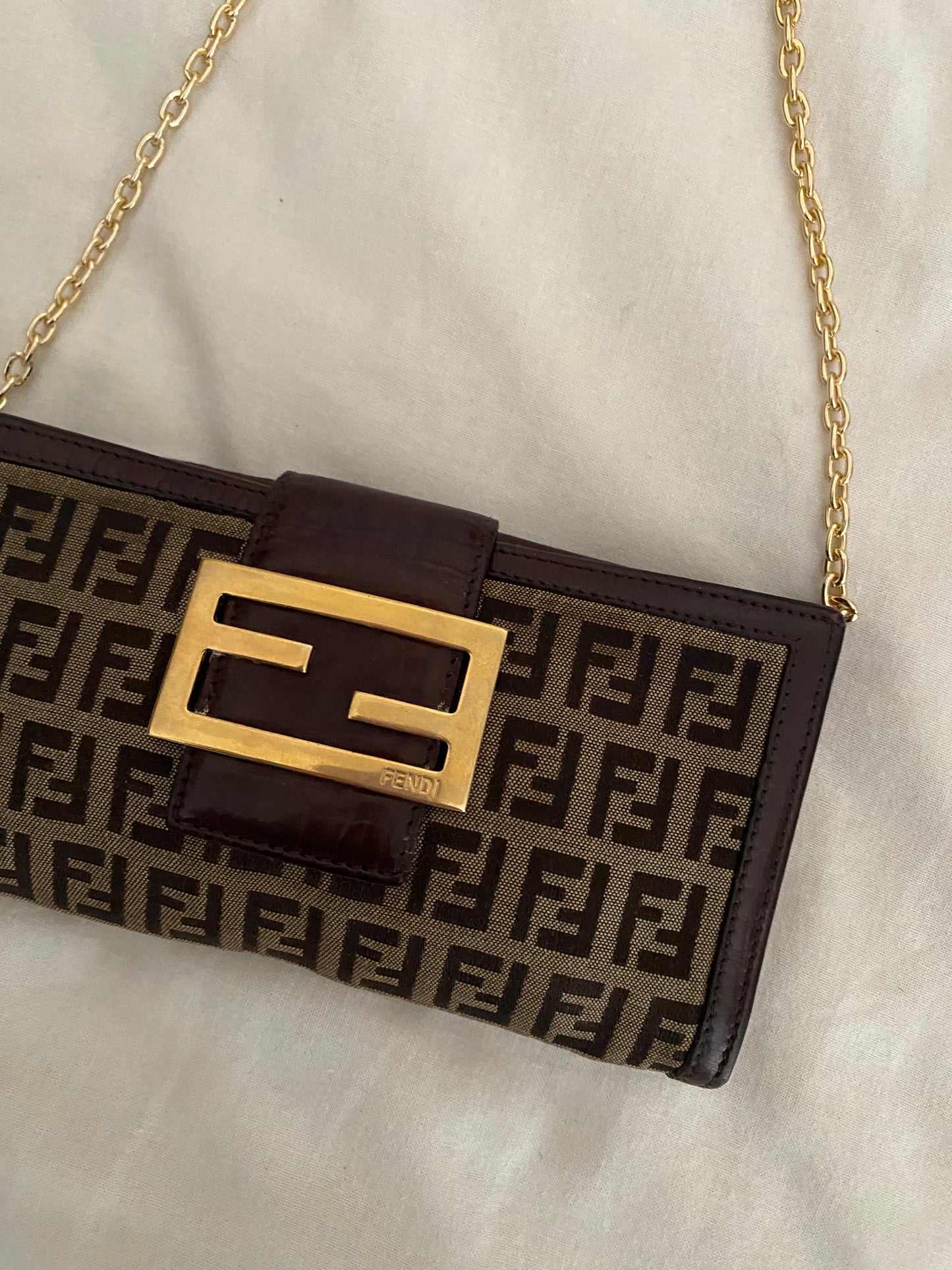 Fendi pochette zucchino maxi logo