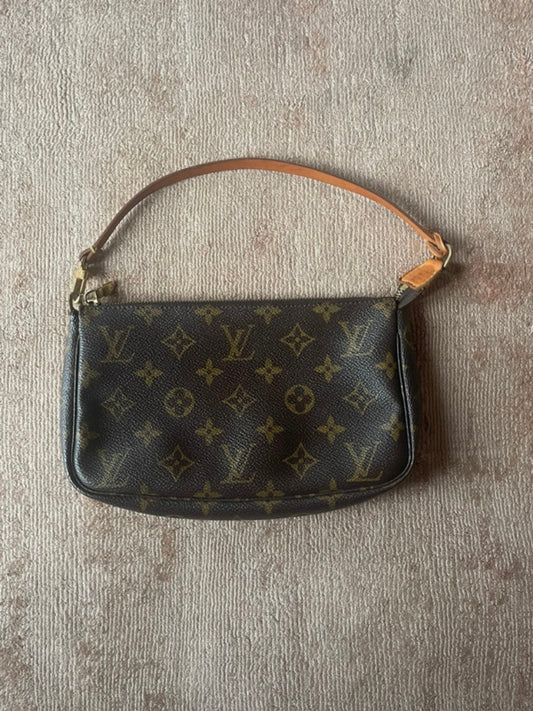 Louis Vuitton pochette accessoire